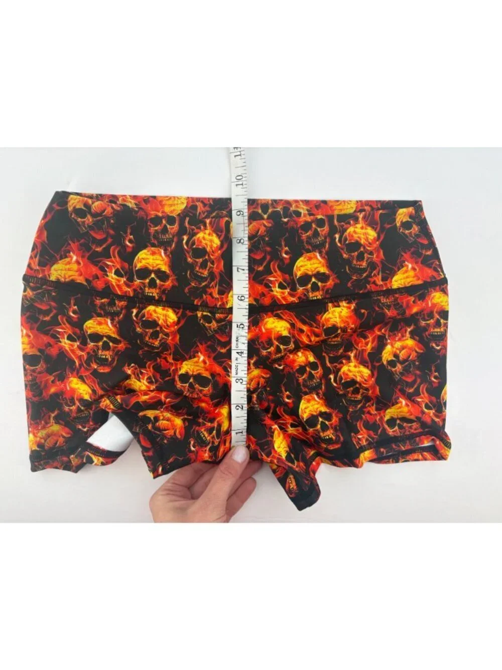 Peachy Athletic NWT Peach Perfect Booty Bike Shorts Flames Skulls Size Medium